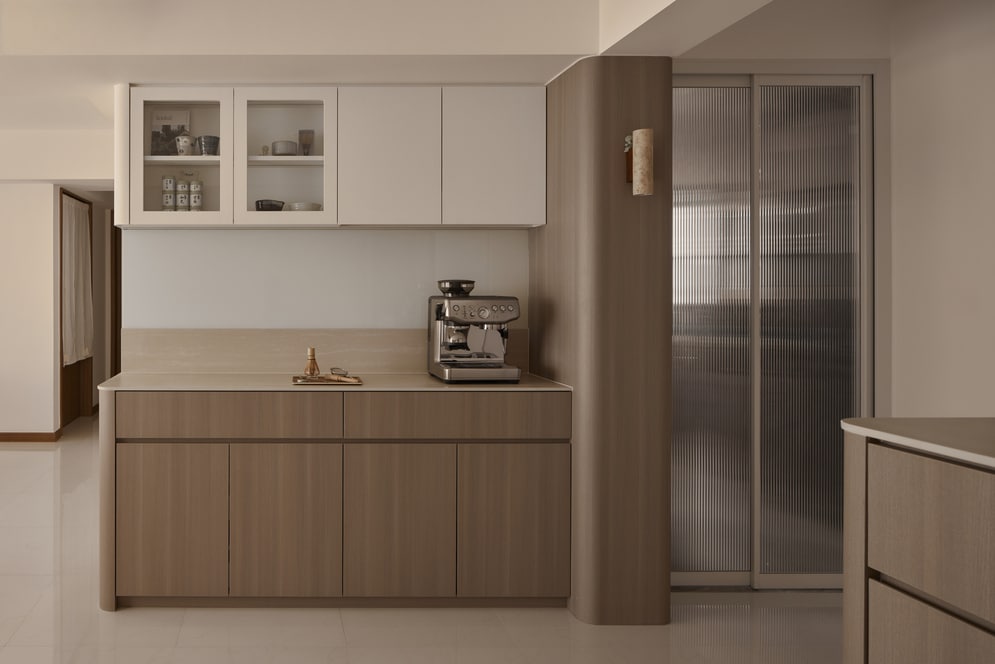 HDB kitchen interior design style featuring modern layout, smart storage, and functional cooking space